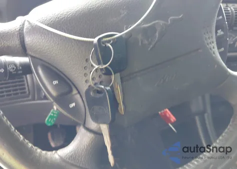 2002 Ford Mustang z USA, uszkodzony, nr VIN 1FAFP40432F109235